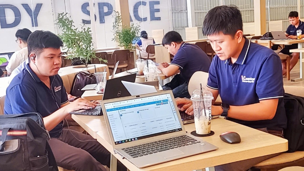 KỸ SƯ CÔNG NGHỆ TSC VIỆT NAM THAY CÁP MÁY TÍNH